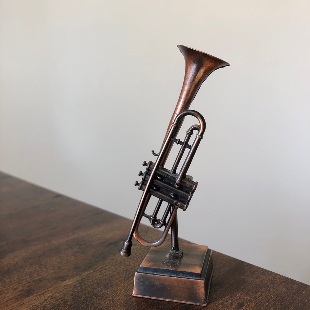 VINTAGE DIE CAST PENCIL SHARPENER MINIATURE TRUMPET